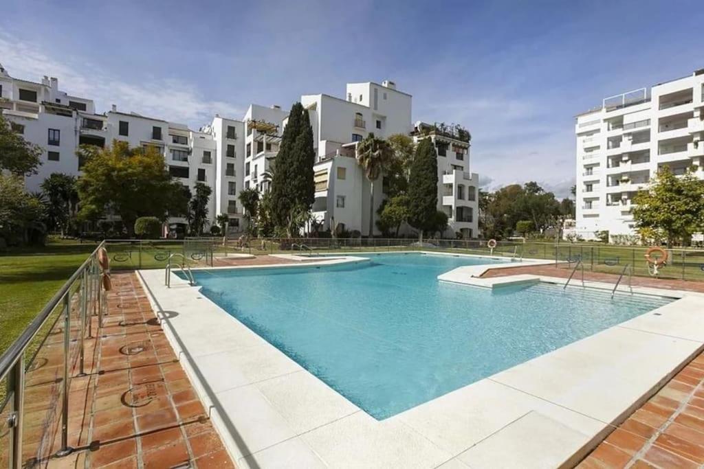 Caprichoso Apartamento En El Corazon De Puerto Banus Марбелья Экстерьер фото
